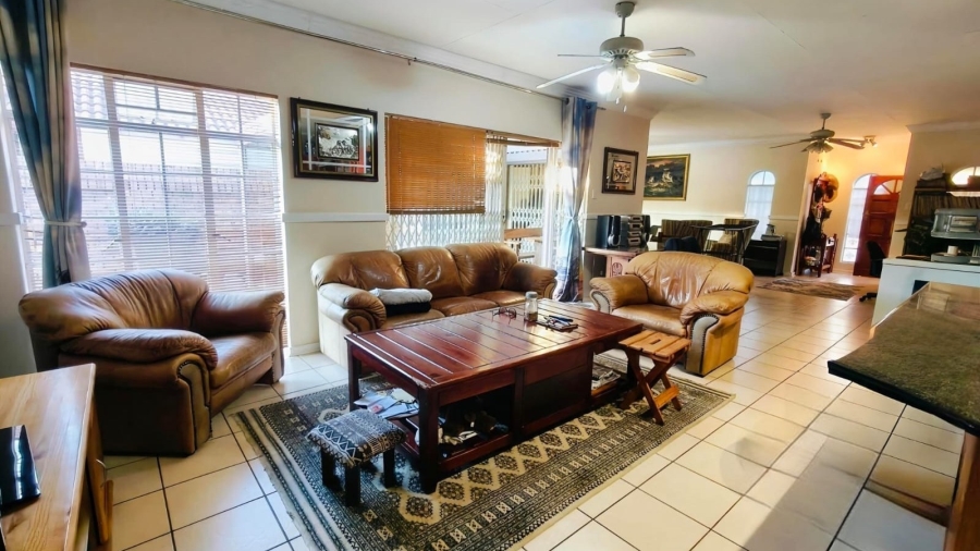 3 Bedroom Property for Sale in Van Der Hoff Park North West